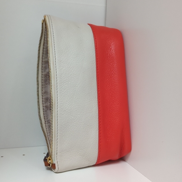 Michael Kors Makeup Bag - Picture 4 of 6